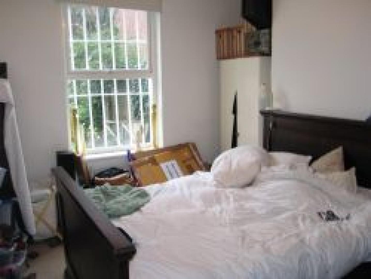 			2 Bedroom, 1 bath, 1 reception Flat			 Brondesbury Road, QUEENS PARK NW6